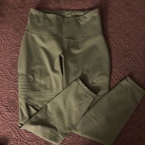ON Active Moto leggings- EUC!